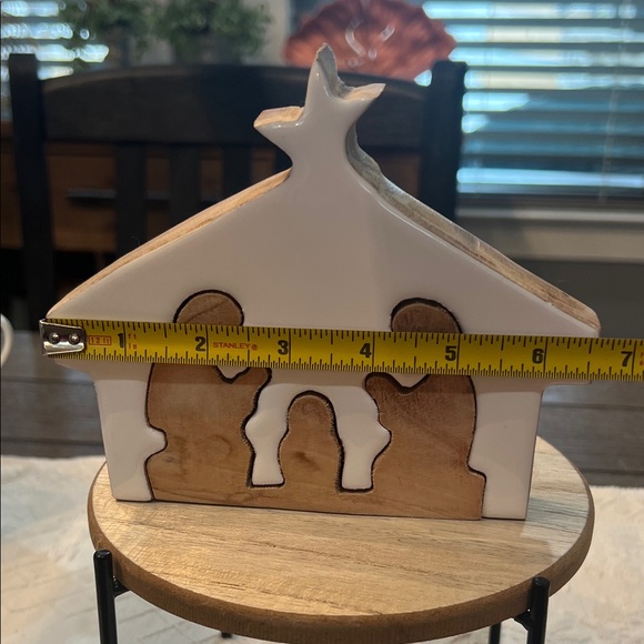 Enamel and Wood 3D Nativity Scene Decor - Picture 6 of 6